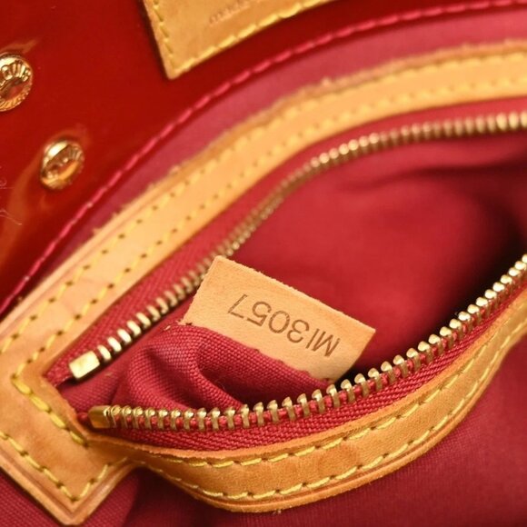 Louis Vuitton Red Vernis Reade PM Tote Handbag - Picture 10 of 13